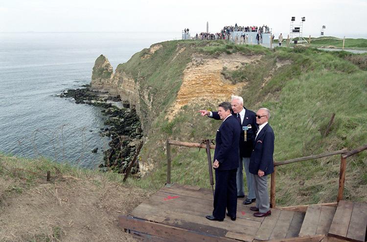 President Ronald Reagan with former U.S. Army Rangers Pointe du Hoc in Normandy, France 06/06/1984 NAID: 276563887